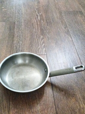Meyer 8M20CM Stainless Steel Saucepan in Gray